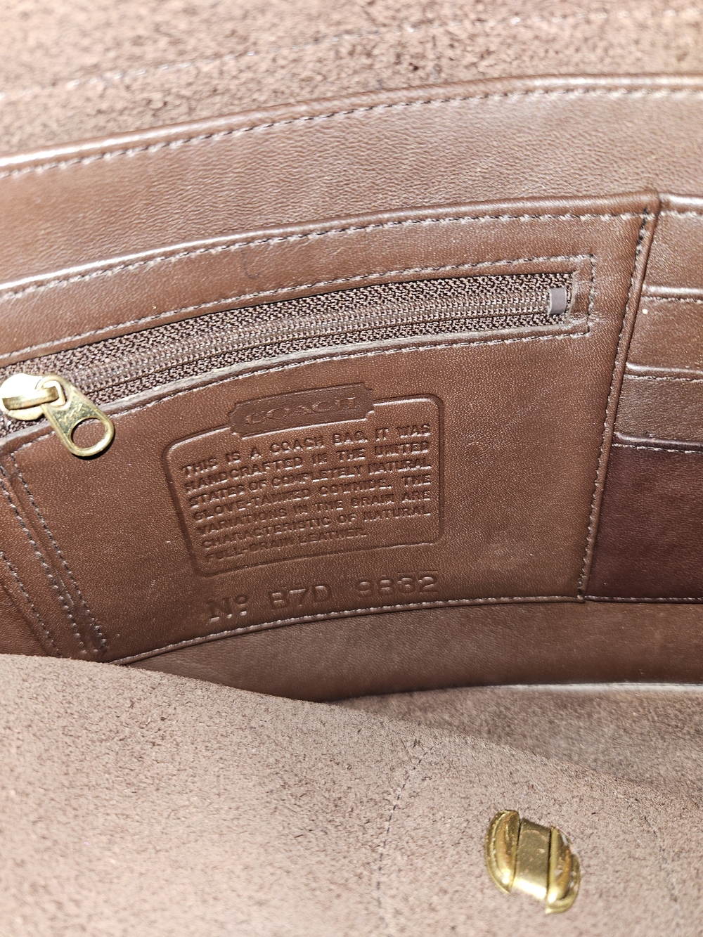 Coach 9832 Turnlock Clutch - Picture 2 of 9